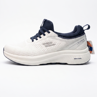 SKACHRS AELAXED FIT White